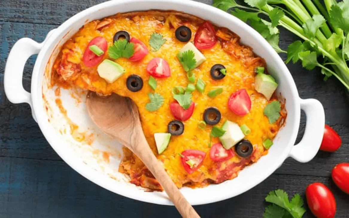 A medieval-style casserole dish of layered pasta, meat, and cheese, representing the 14th-century recipe known as de lasnis.